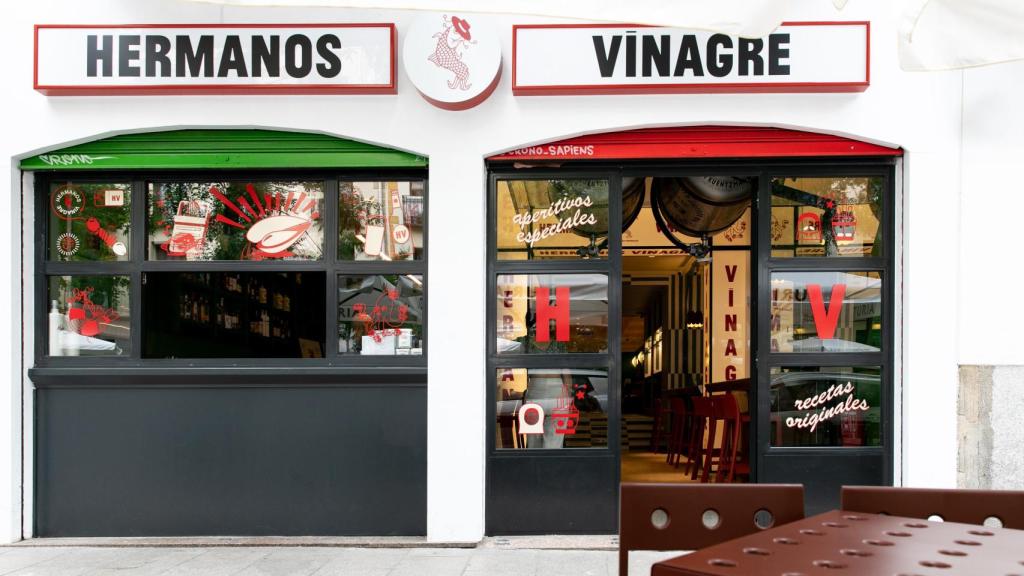 La nueva fachada de Hermanos Vinagre.