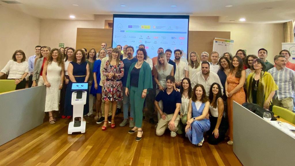 Participantes en el seminario sobre el proyecto Vivir en casa.