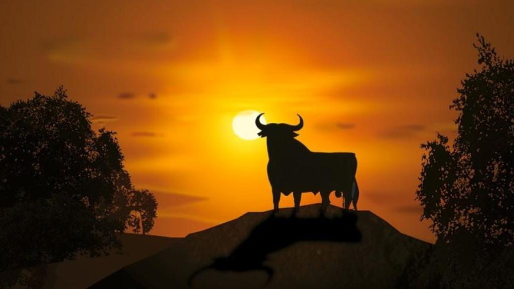 Uno de los 92 toros de Osborne que perviven en España en la actualidad. Creado en 1956, ahora es un símbolo cultural español, según la familia.