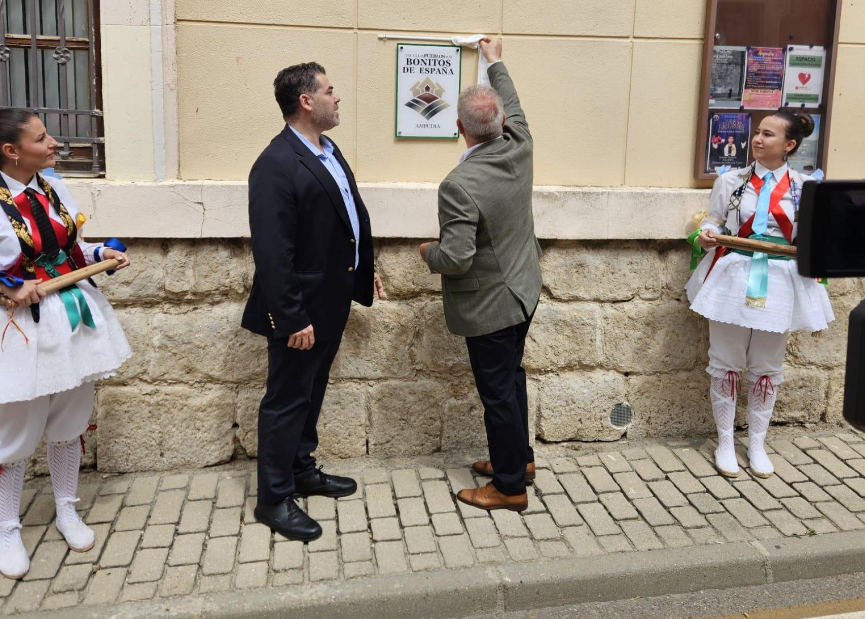 Ampudia se convierte en uno de los pueblos más bonitos de España