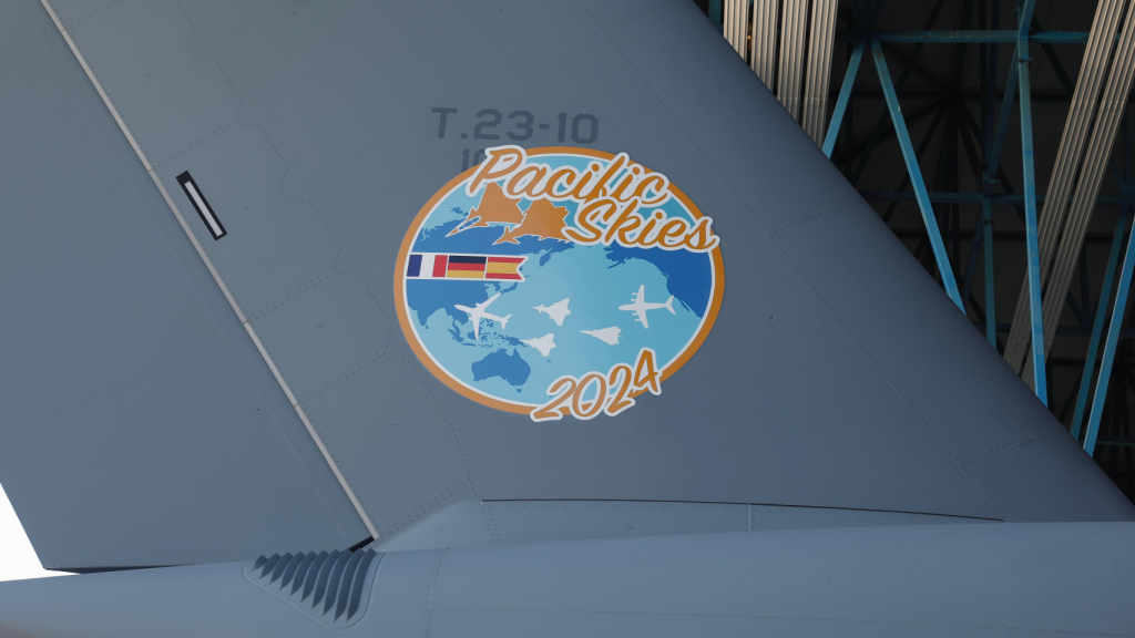 Pegatina conmemorativa en el estabilizador vertical de un A400M