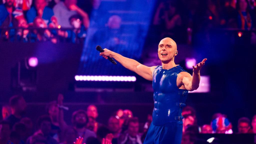 Dons en la final de Eurovisión 2024 en Malmö.