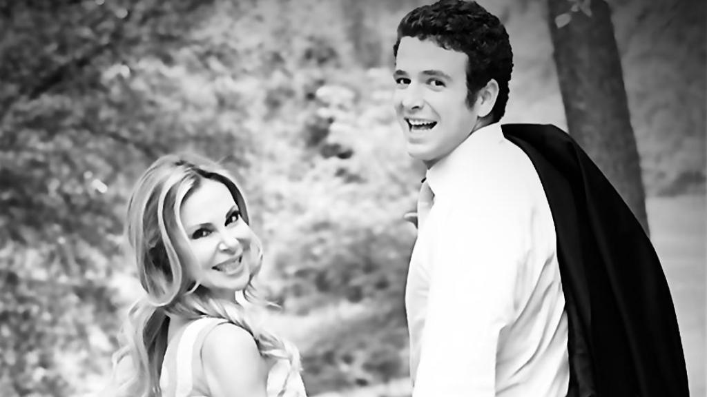 Ana García Obregón junto a su hijo, Álex Lequio, en una imagen de sus redes sociales.