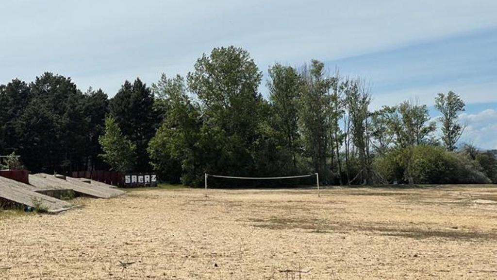 La zona de arena donde tomar el sol o jugar