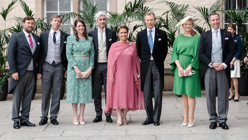 Los grandes duques de Luxemburgo junto a sus hijos, nuera y yerno en los actos del pasado domingo, 23 de junio.
