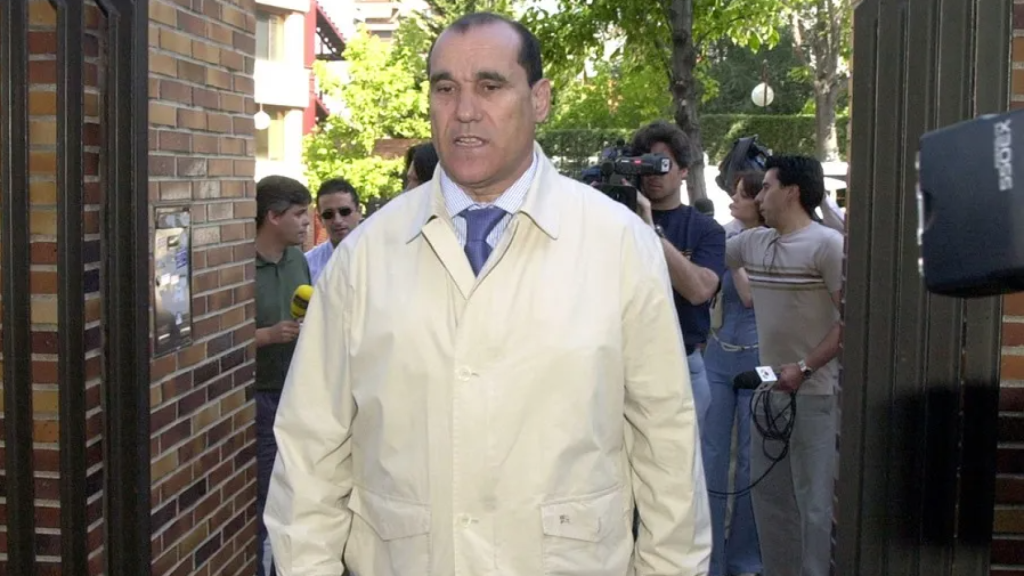 José María Caneda entrando a la sede de La Liga.