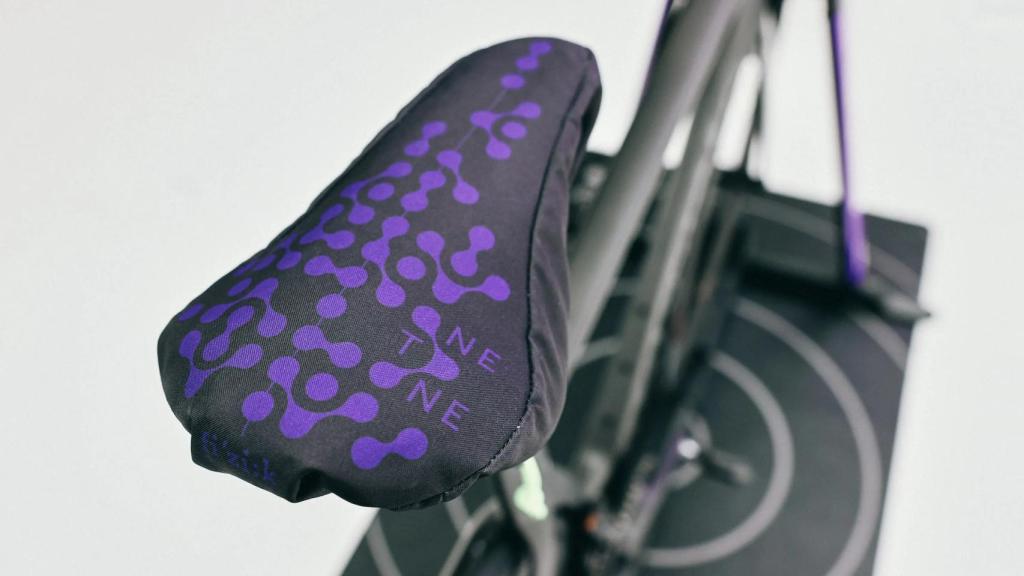 La funda que permite mapear la presión en el sillín