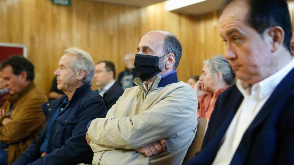 Los imputados durante el juicio de la pieza original de la Pokémon