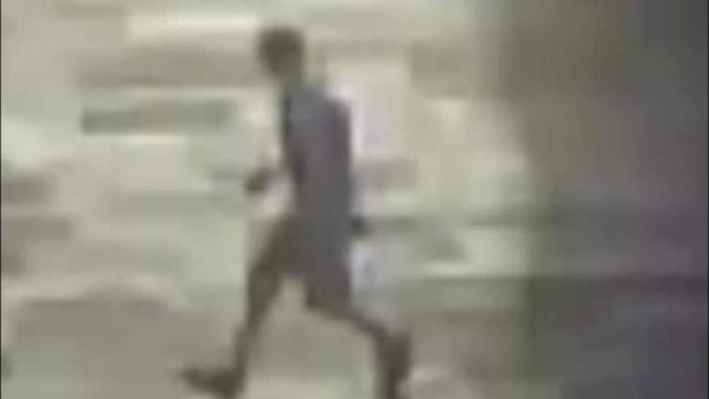 Imagen captada por una cámara de seguridad de Santiago del Teide, el día de la desaparición de Jay.