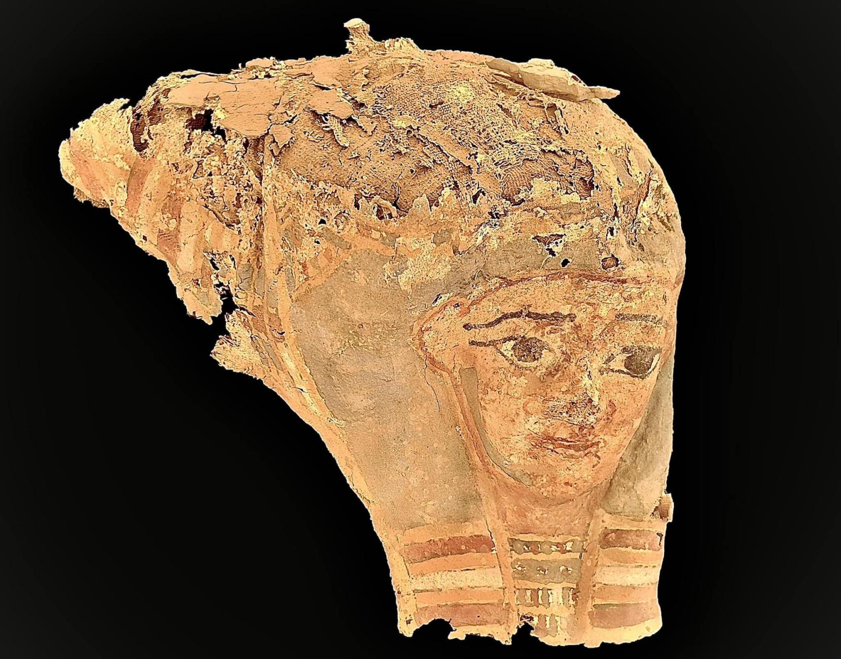 Restos de una de las momias localizadas en la necrópolis de Asuán.