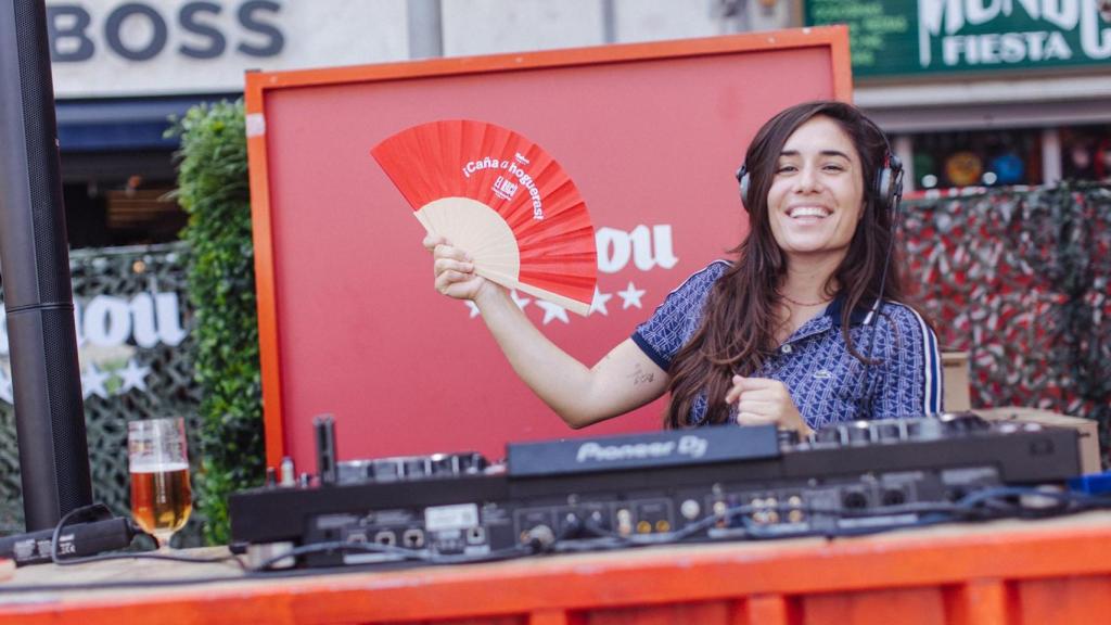 El racó ha contado con las sesiones de varios DJ locales.