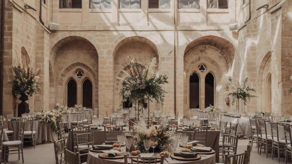Salón interior del Monasterio del Espino