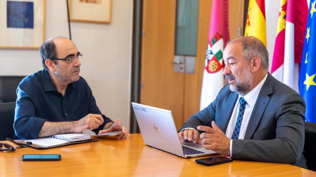 El rector de la UCLM entrevistado por Eusebio Cedena.