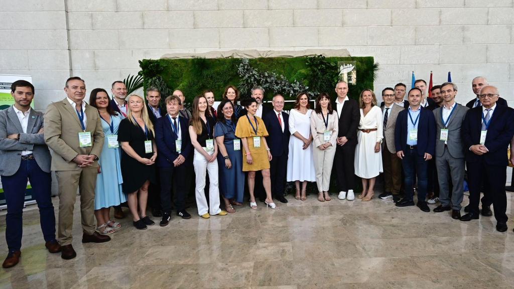 Catalá con las autoridades que asistieron este martes a las jornadas de la CE. EE