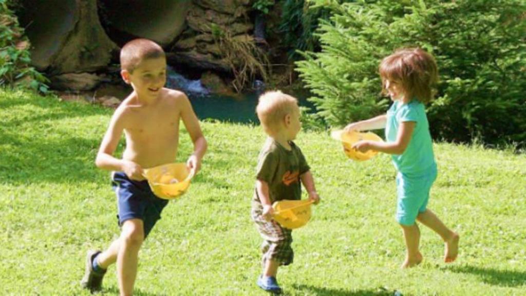 Imagen de archivo de unos niños jugando.
