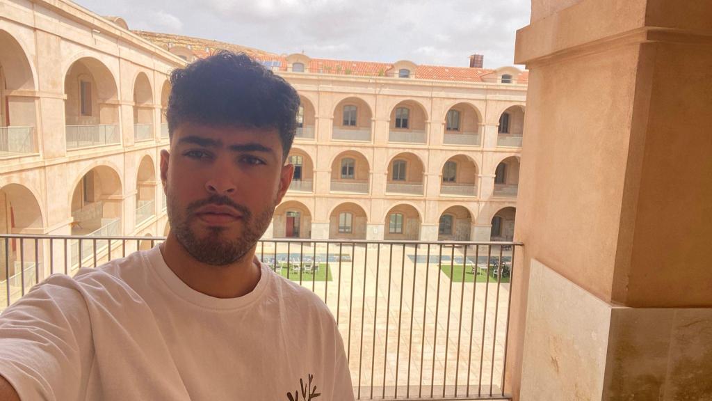 Oussama Bahari, estudiante de la UPCT, en la Facultad de Industriales.