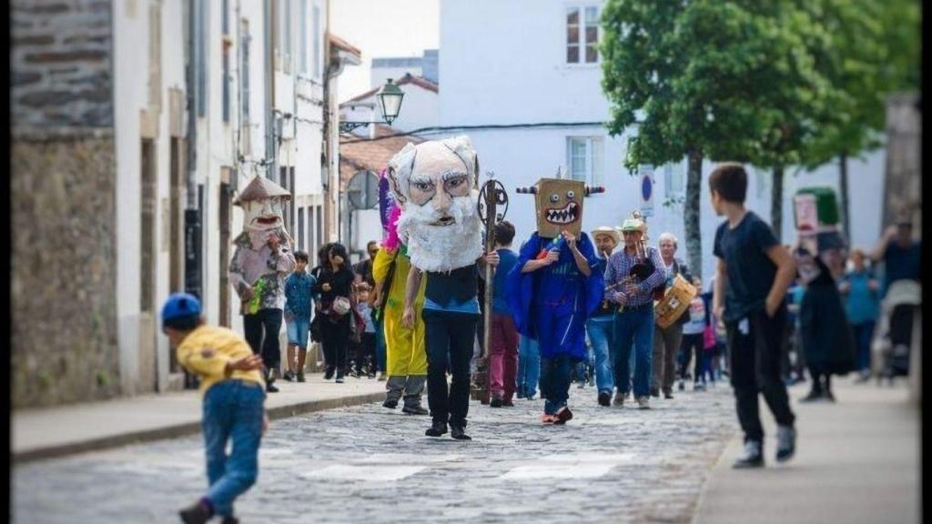 Edición anterior de las fiestas del barrio de San Pedro, en Santiago.