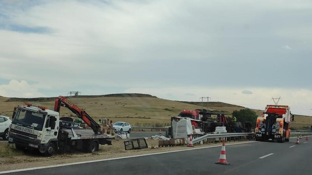 Imagen del accidente en la A-11 a su paso por Zamora.