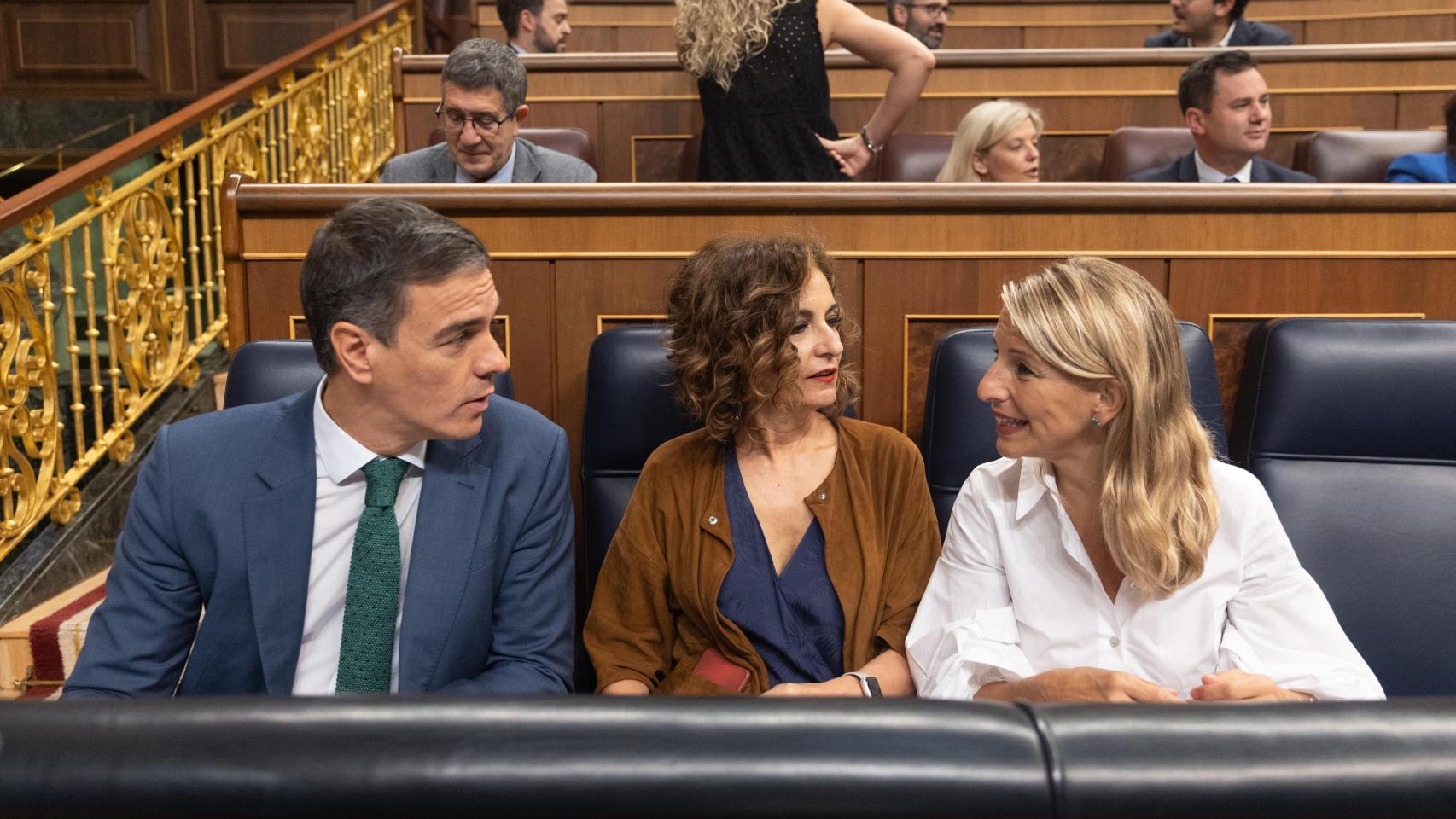 Pedro Sánchez, presidente del Gobierno; María Jesús Montero,  vicepresidenta primera y ministra de Hacienda, y Yolanda Díaz, vicepresidenta segunda y ministra de Trabajo.