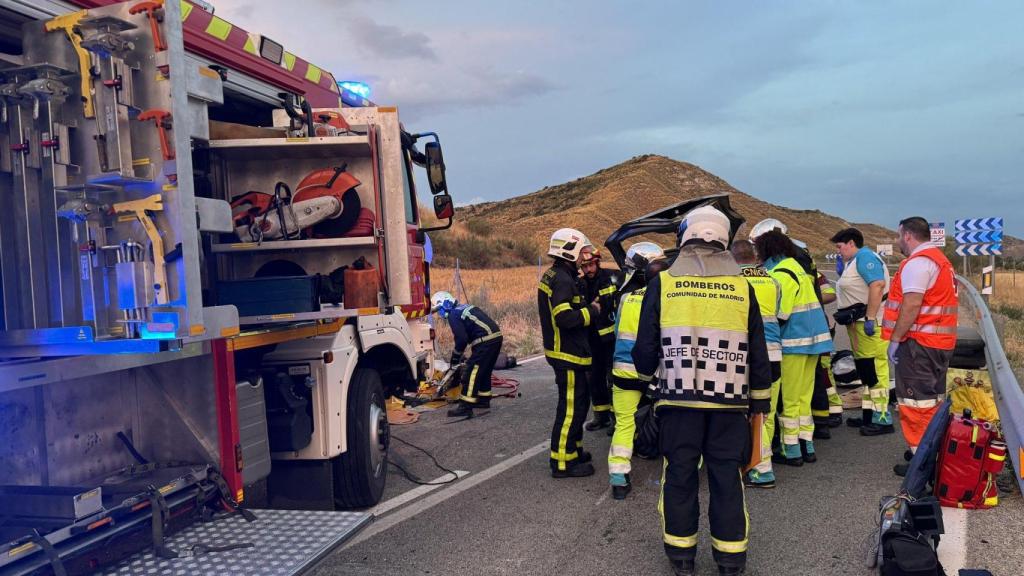 Los bomberos en la M-225 en Madrid.
