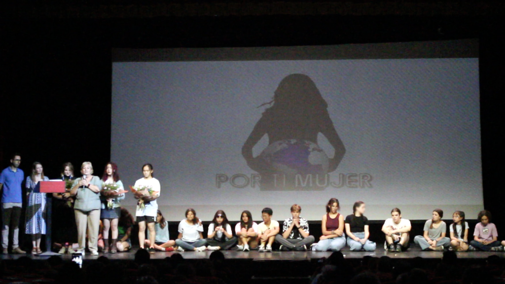 British School de Valencia se moviliza contra la violencia de género con un musical titulado 'Highschool Dilema'. EE