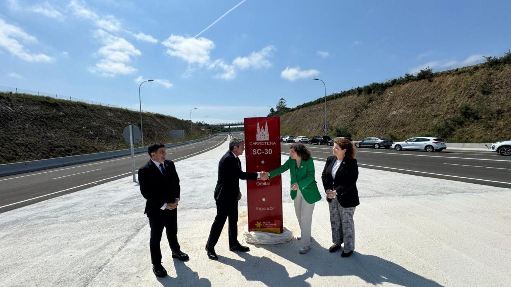 Inauguración del enlace orbital en Santiago.