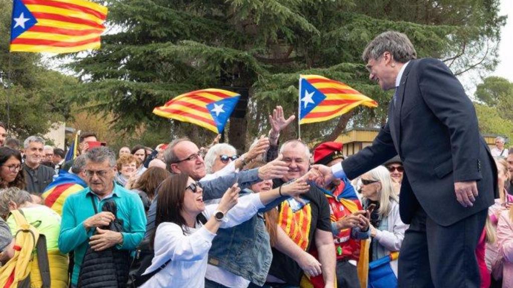 Carles Puigdemont durante la última campaña electoral en Elna (Francia).