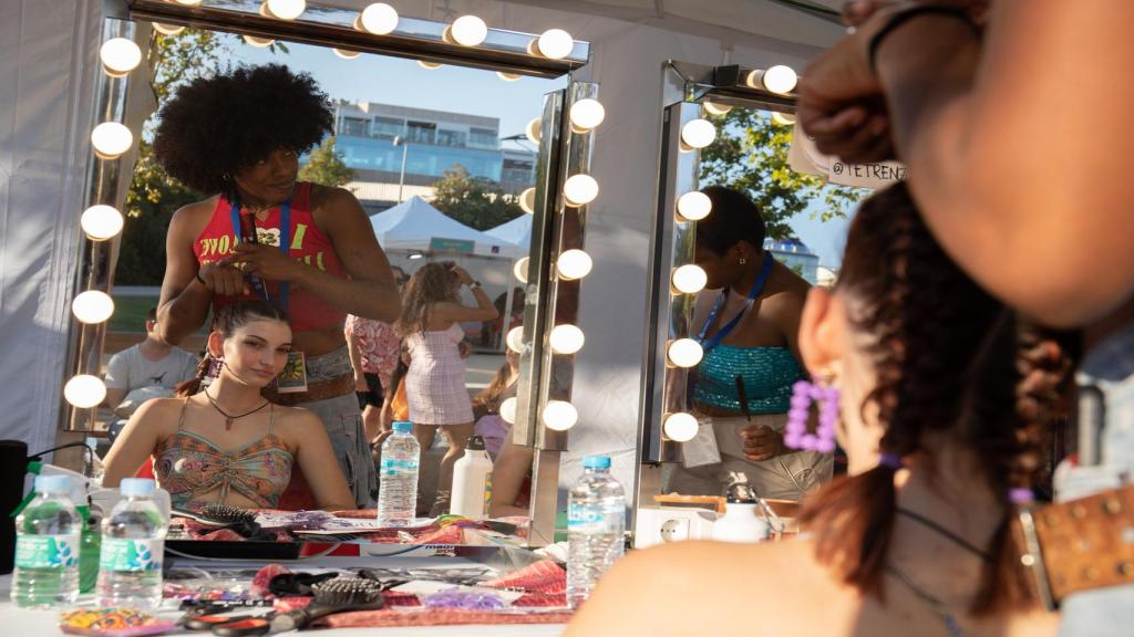 Puesto de peluquería en La Sub25.