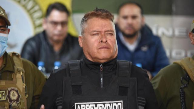El general Juan José Zúñiga tras ser arrestado por intento de golpe de Estado.