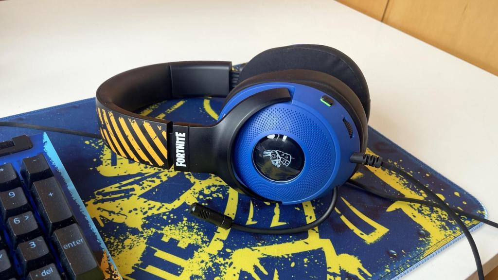 Los auriculares Razer Kraken V3 X - Fortnite Edition.