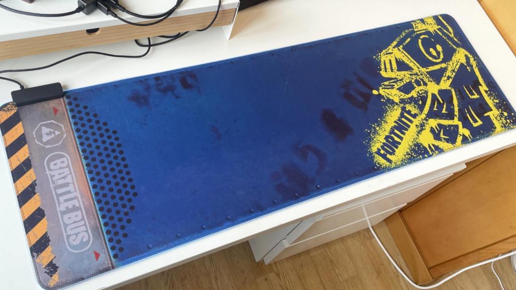 La alfombrilla Razer Goliathus Extended Chroma - Fortnite Edition.