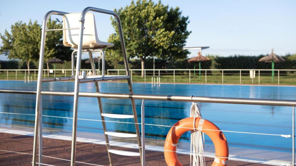 Imagen de archivo de una piscina