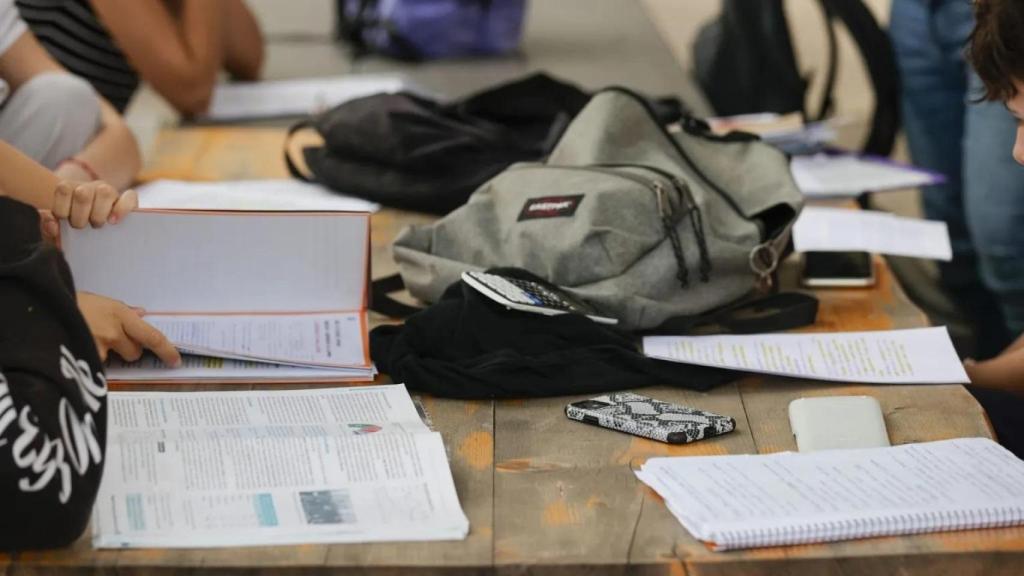 Alumnos en un centro escolar de Valencia