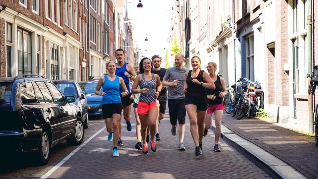 Imagen de archivo de 'runners' en una ciudad