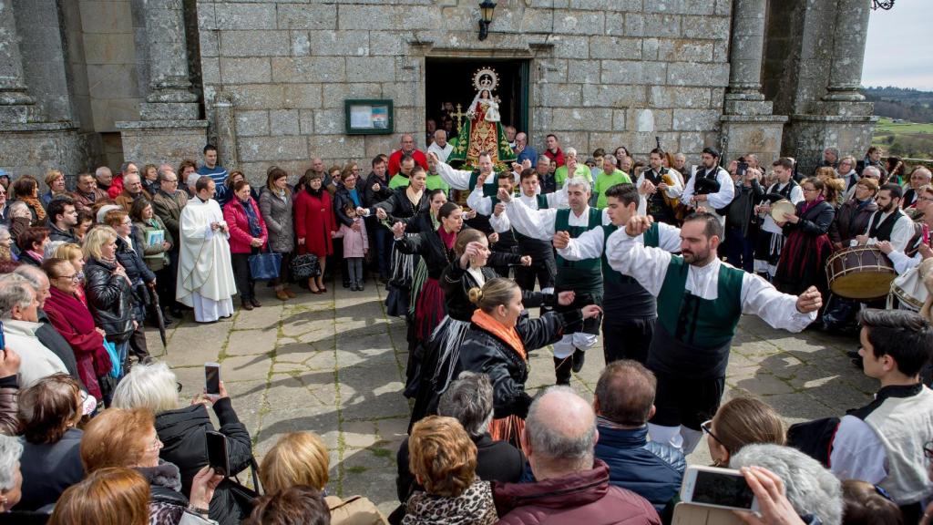 Romería en honor a la Virgen en O Corpiño. https://es.wikipedia.org