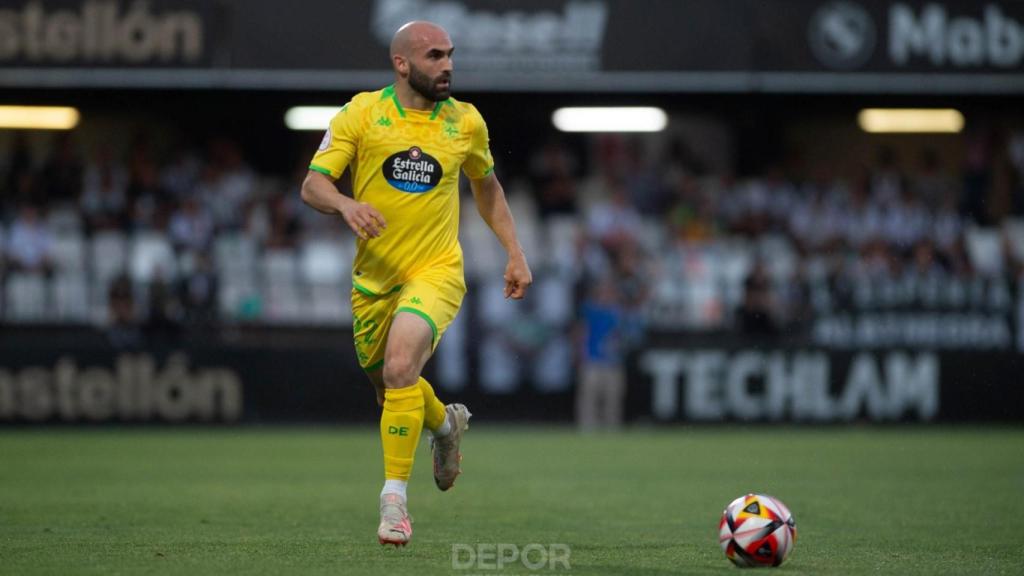 Paris Adot durante un encuentro con el Dépor