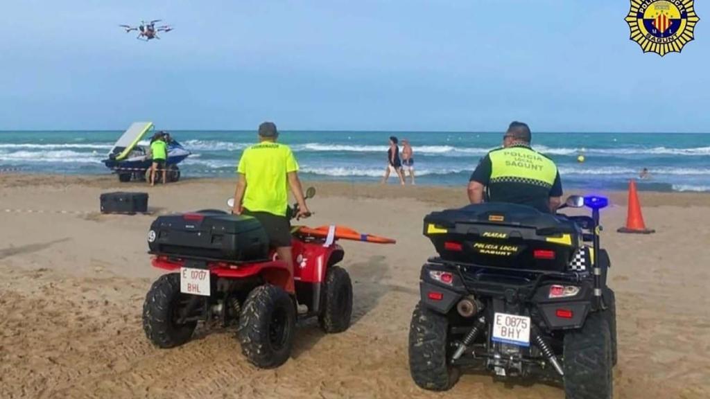 Policía de playas en Sagunto.