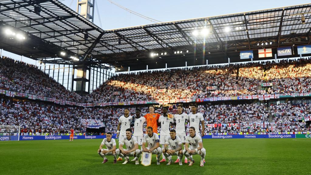 La selección de Inglaterra en el RheinEnergieStadion