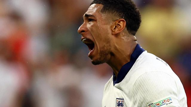 Bellingham grita para celebrar su gol ante Eslovaquia.