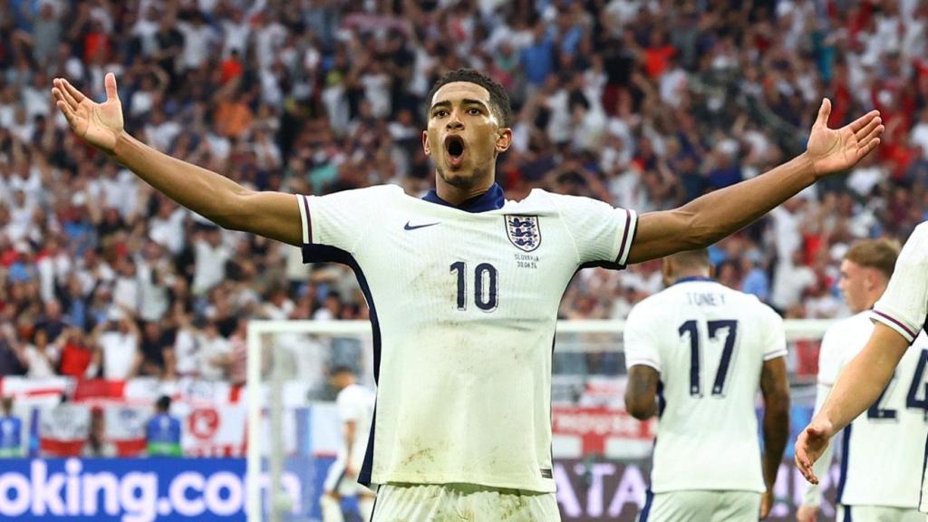 Bellingham celebra su gol ante Eslovaquia.