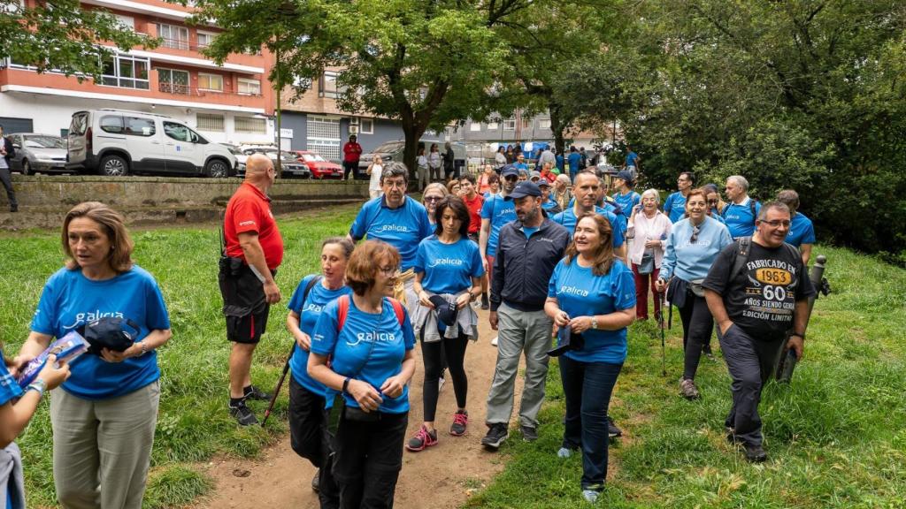 Participantes en la primera 'Etapa Popular Camiño da Costa por Vigo'.