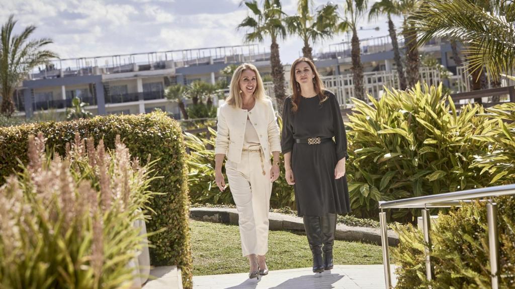 María y Antonia Plomer