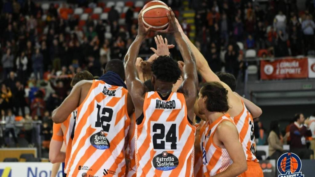 Jugadores del Basquet Coruña en un partido en el Palacio de Riazor.