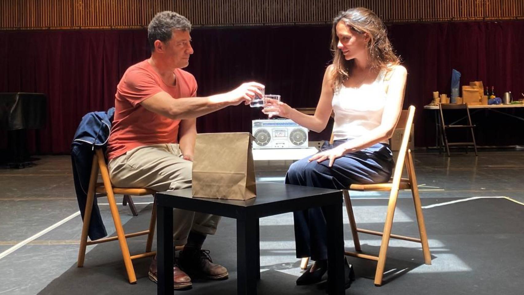 María Hervás junto a Félix Pons durante un ensayo