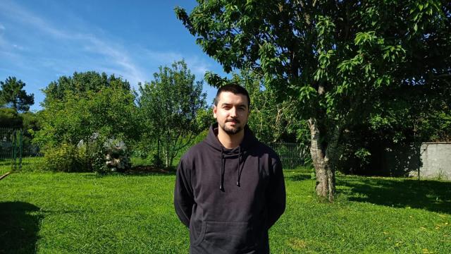 Ángel López de 28 años, fichado por la empresa Neosic  tras finalizar un FP.