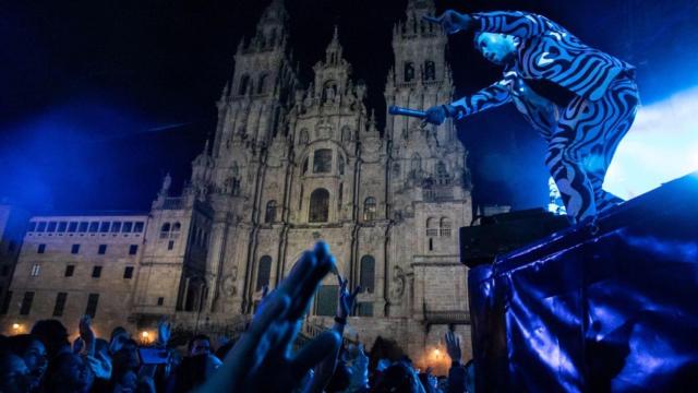 La orquesta Panorama, en la Praza do Obradoiro, en Santiago.