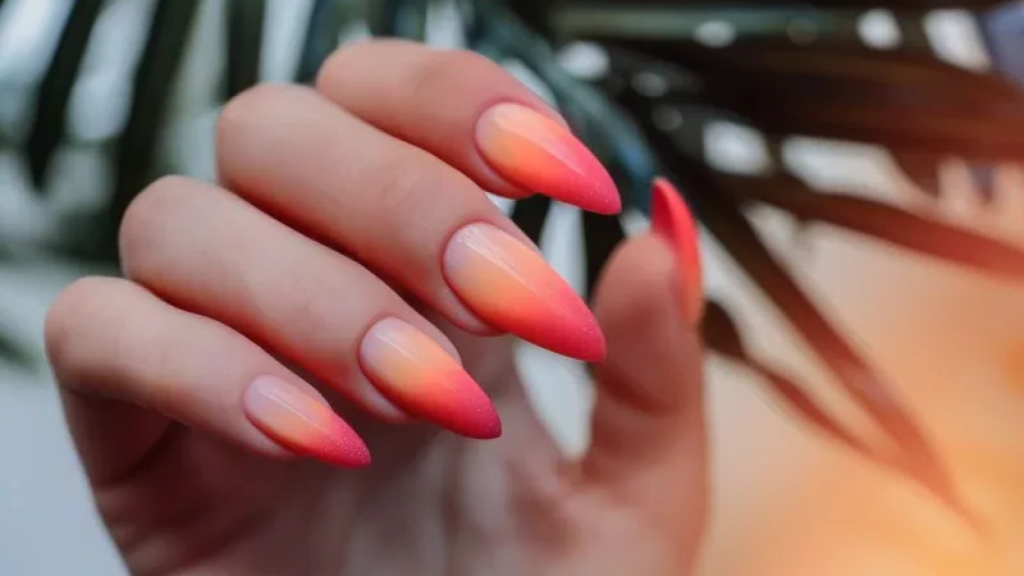 Manicura sunset nails.