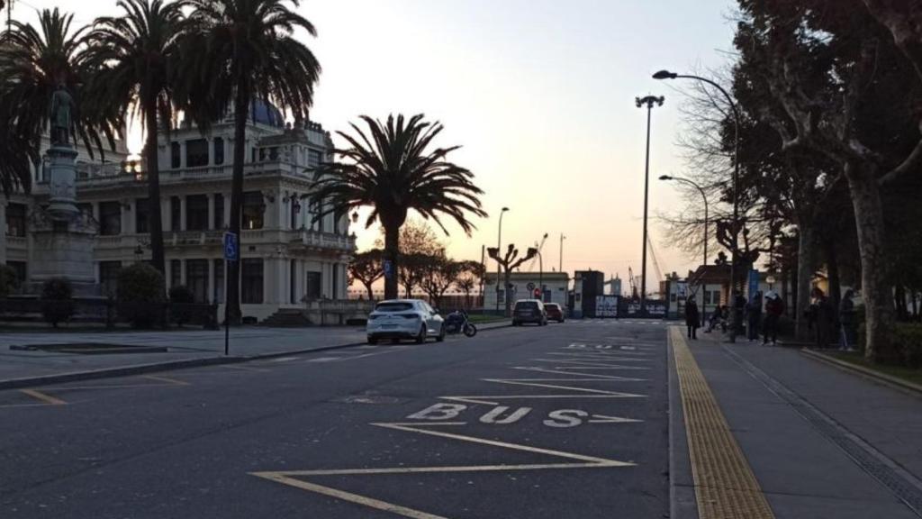 Una parada de autobús de Entrexardíns, en A Coruña.