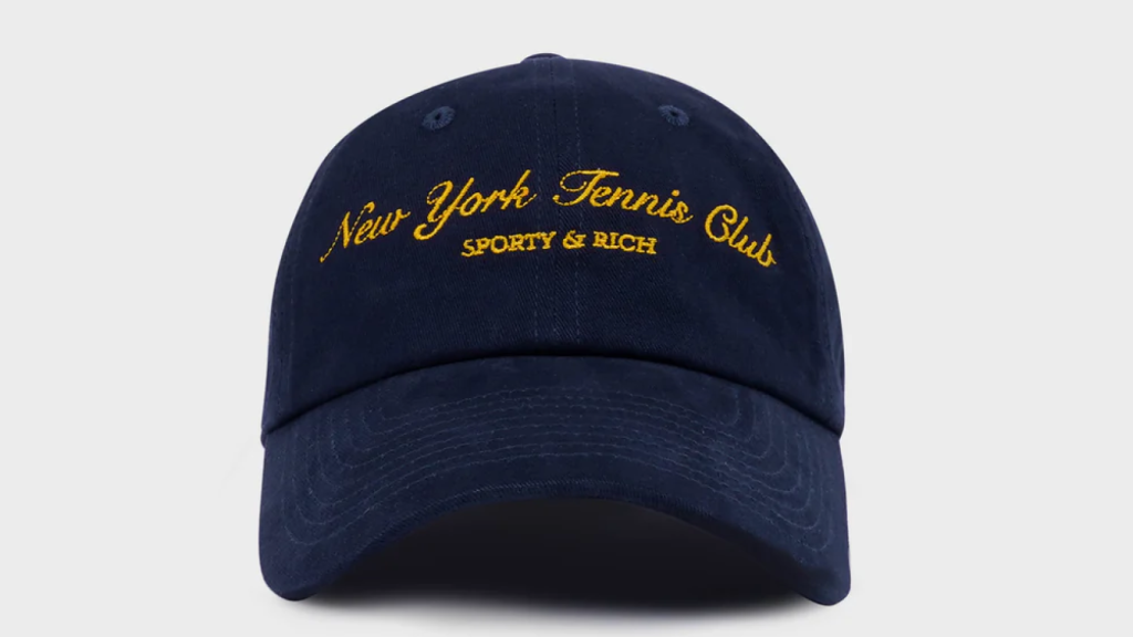 Las gorras son un accesorio ideal para ir a la playa.