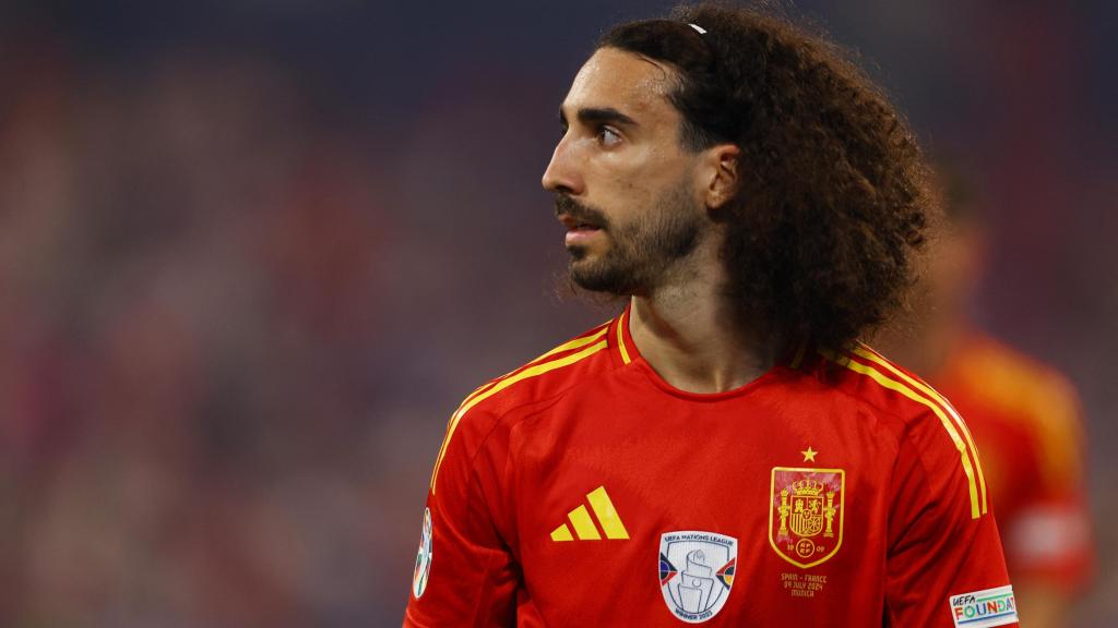 Cucurella, durante el partido frente a Francia.